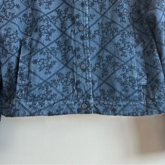 SOLITAIRE Flower Embroidered Denim Jacket - Picture 3 of 9